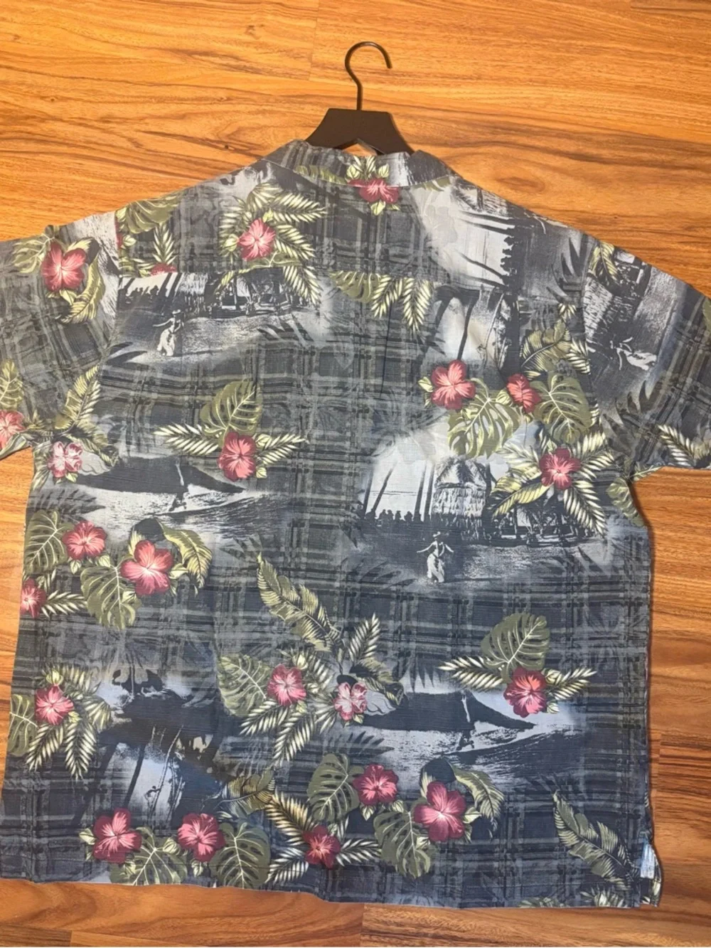 Tommy Bahama Silk Hawaiian Shirt XL Gray Floral Camp - Picture 2 of 8
